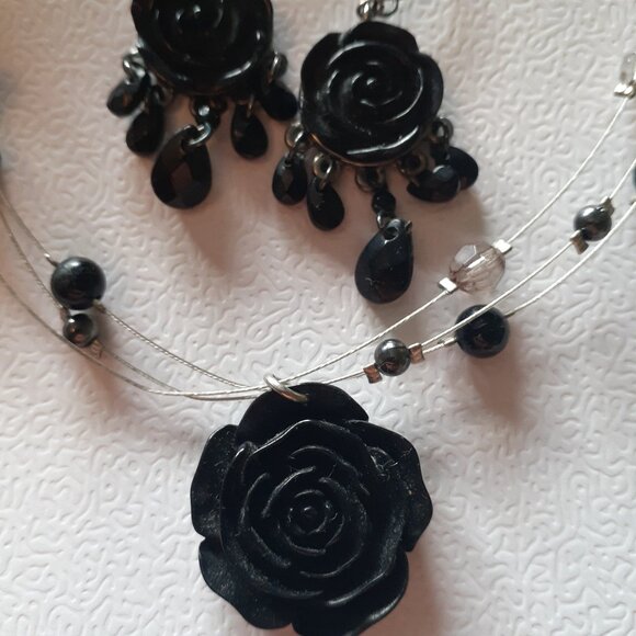 Goth Style Black Rose Dangle Earrings and Necklace - Picture 2 of 8